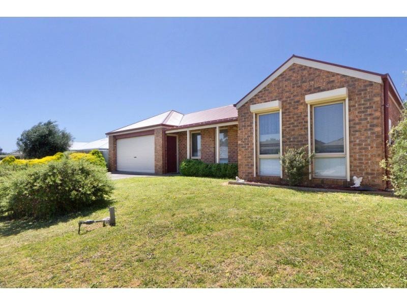 27 Eric Crescent, Mornington VIC 3931