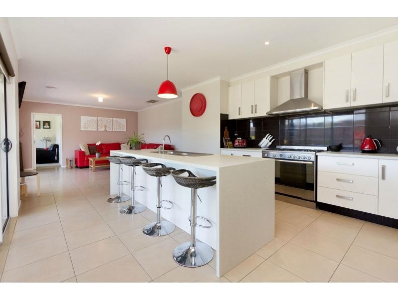 44 Elspeth Circuit, Mornington VIC 3931