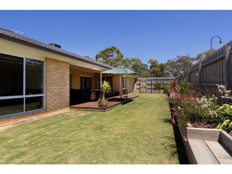 44 Elspeth Circuit, Mornington VIC 3931