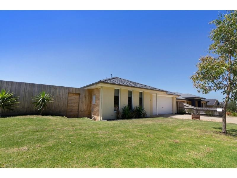 44 Elspeth Circuit, Mornington VIC 3931