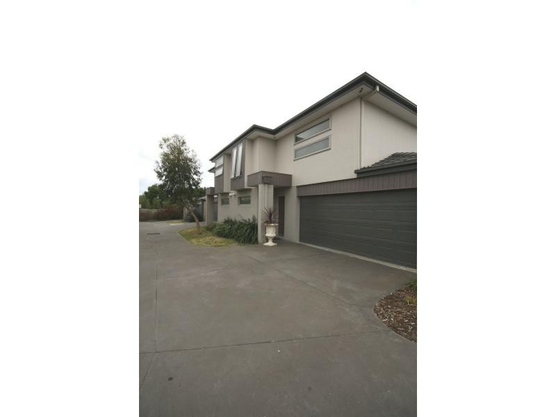 8/110 Bungower Road, Mornington VIC 3931