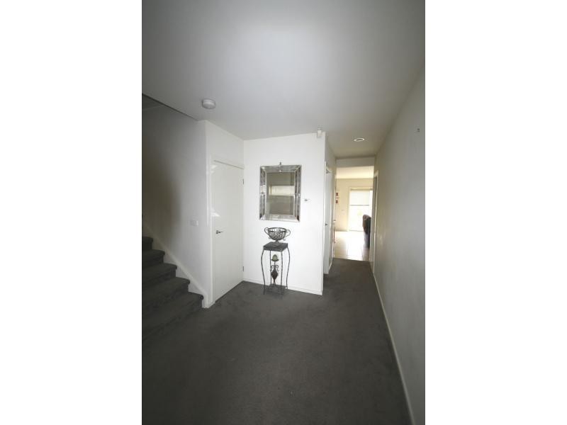 8/110 Bungower Road, Mornington VIC 3931