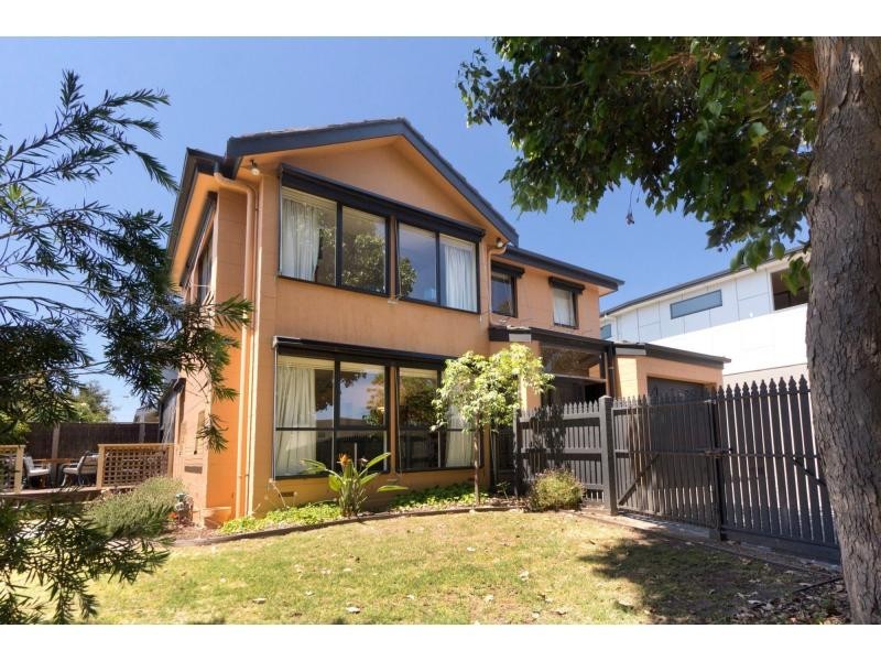 1/15 Albert Street, Mornington VIC 3931