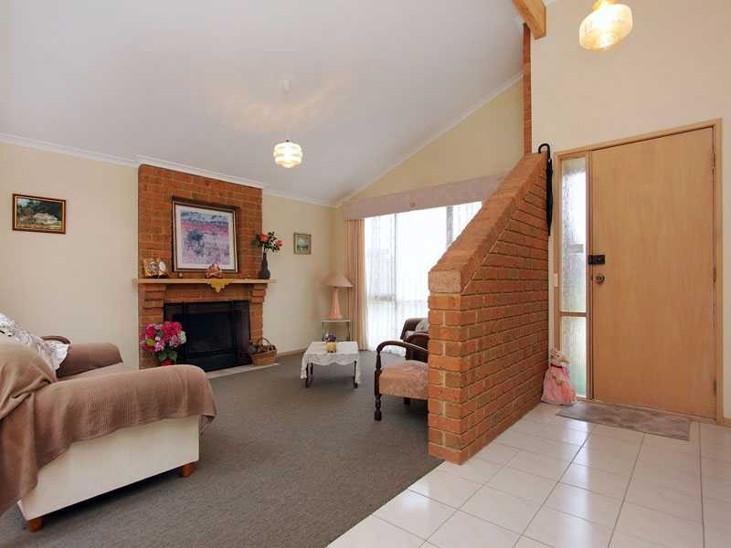 4 Hakea Drive, Mount Martha VIC 3934