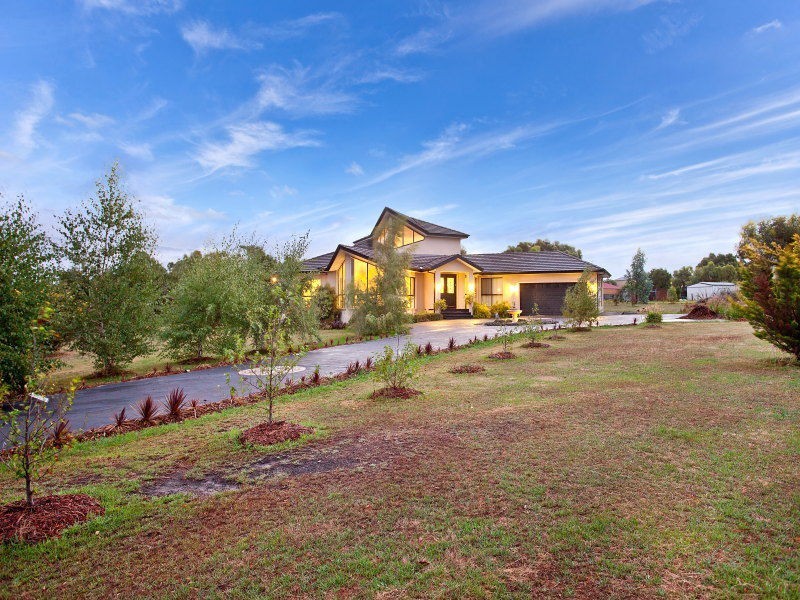 14 Century Drive, Mount Martha VIC 3934