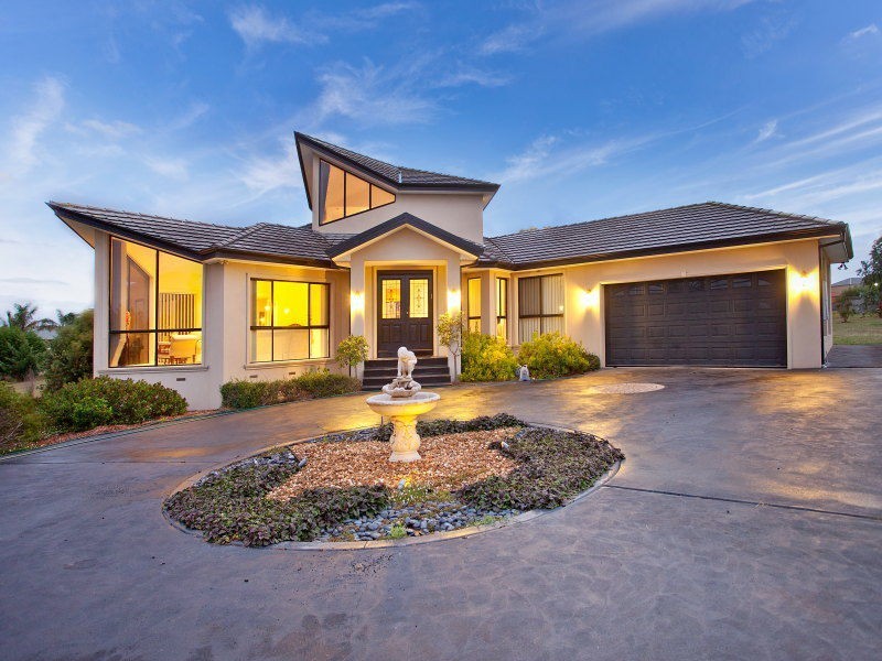 14 Century Drive, Mount Martha VIC 3934