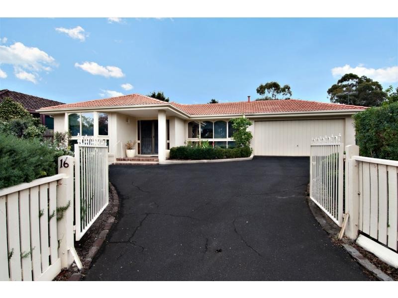 16 Sanderling Cres, Mornington VIC 3931