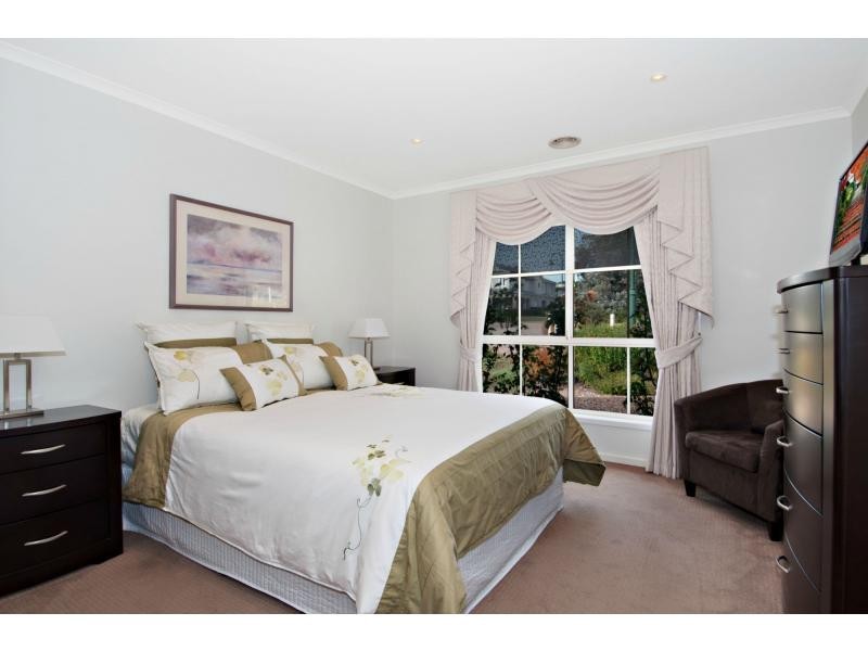 8 Sandhurst Terrace, Mount Martha VIC 3934