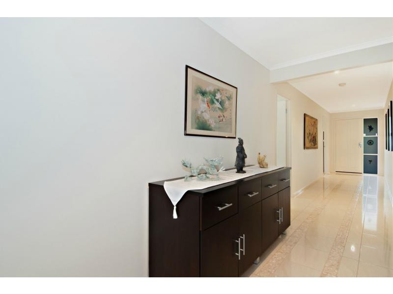 8 Sandhurst Terrace, Mount Martha VIC 3934