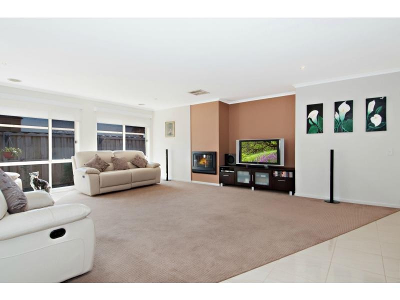 8 Sandhurst Terrace, Mount Martha VIC 3934