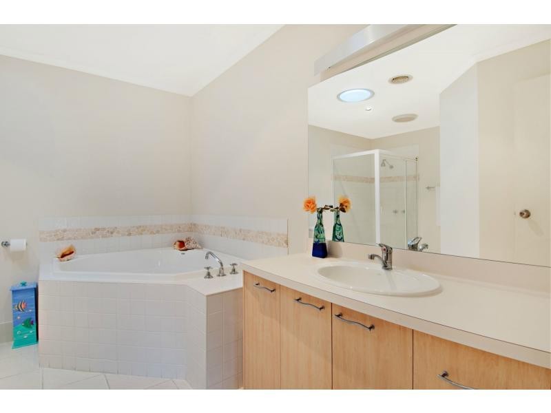 8 Sandhurst Terrace, Mount Martha VIC 3934