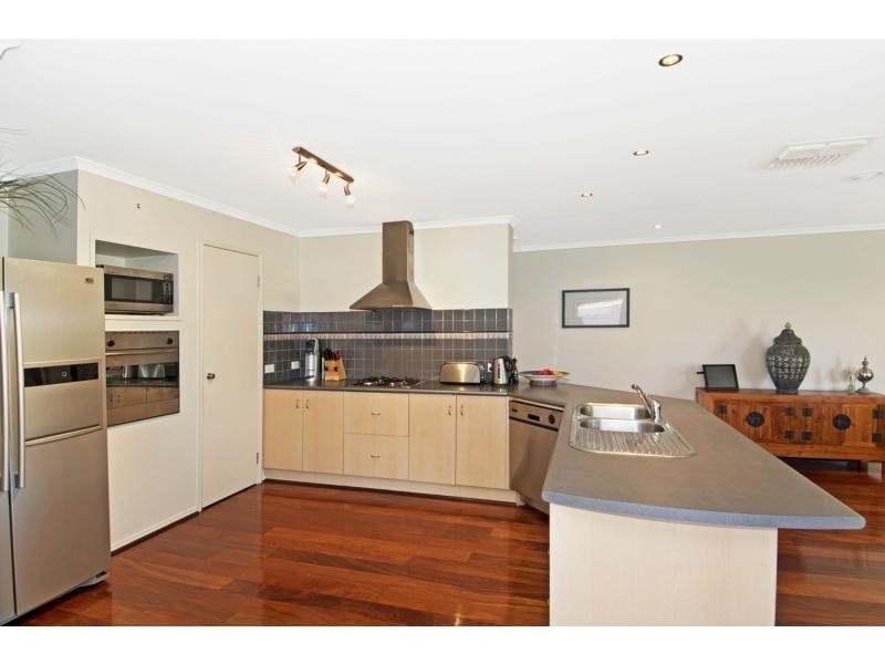 21 Marquis Avenue, Mornington VIC 3931