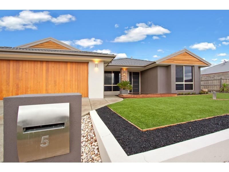 5 John William Drive, Mount Martha VIC 3934