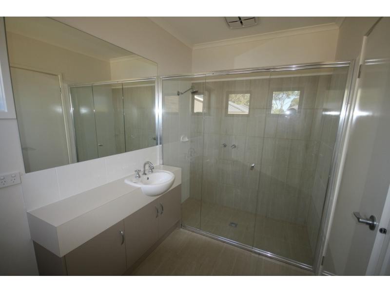 2/125 Harrap Road, Mount Martha VIC 3934