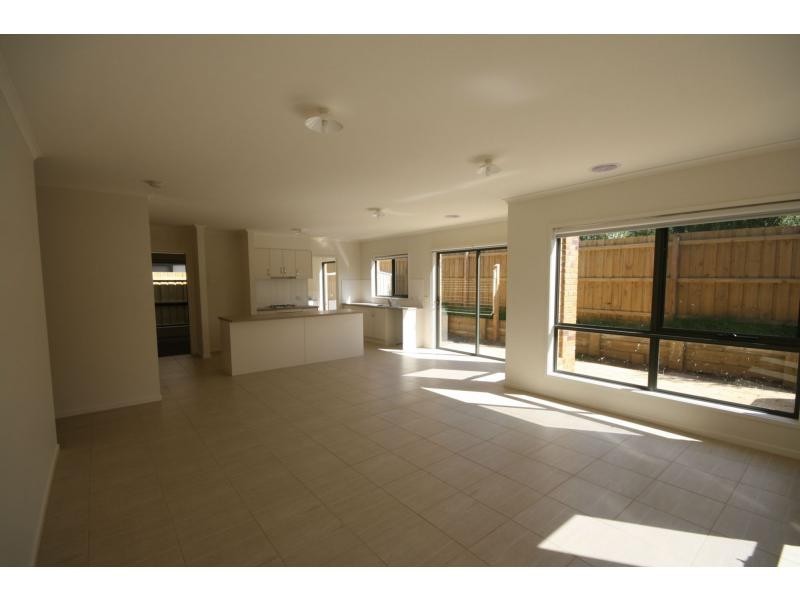 2/125 Harrap Road, Mount Martha VIC 3934