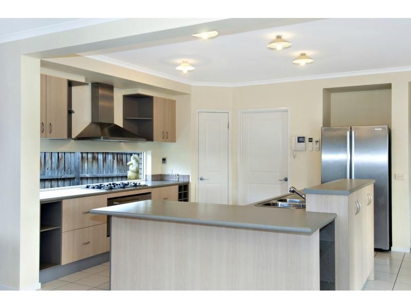 2 Santorini Court, Mount Martha VIC 3934