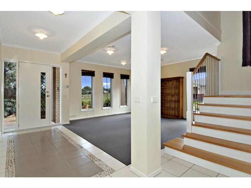 2 Santorini Court, Mount Martha VIC 3934