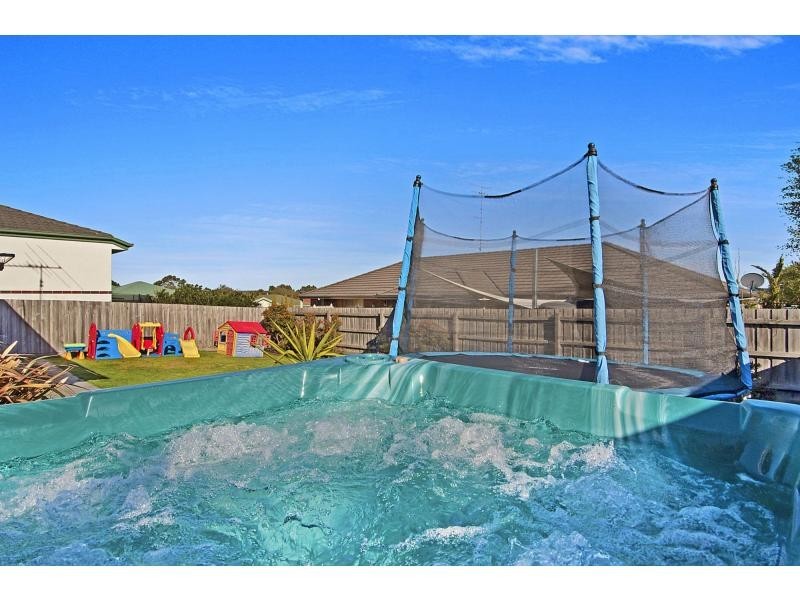 28 Creighton Way, Mornington VIC 3931