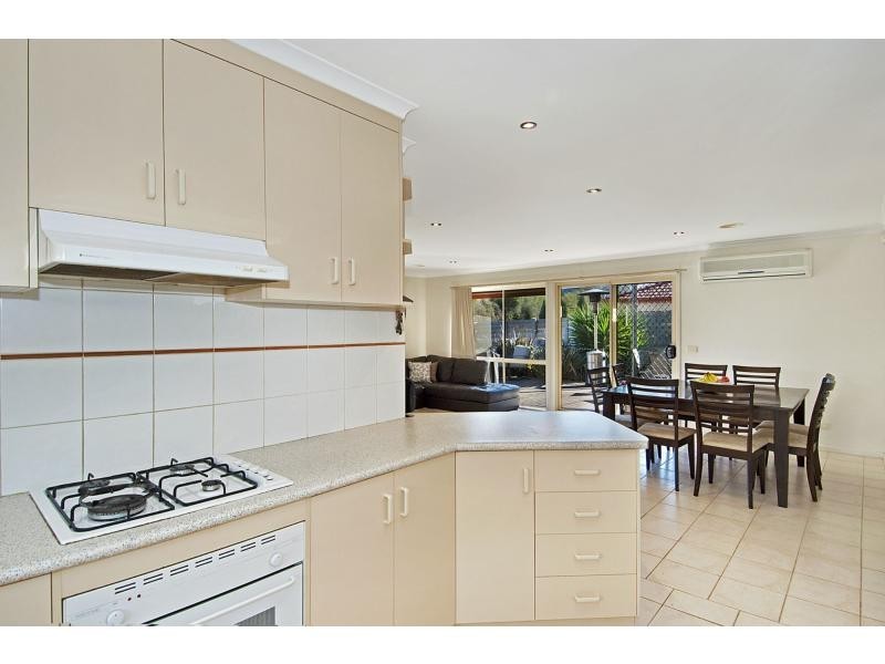 28 Creighton Way, Mornington VIC 3931