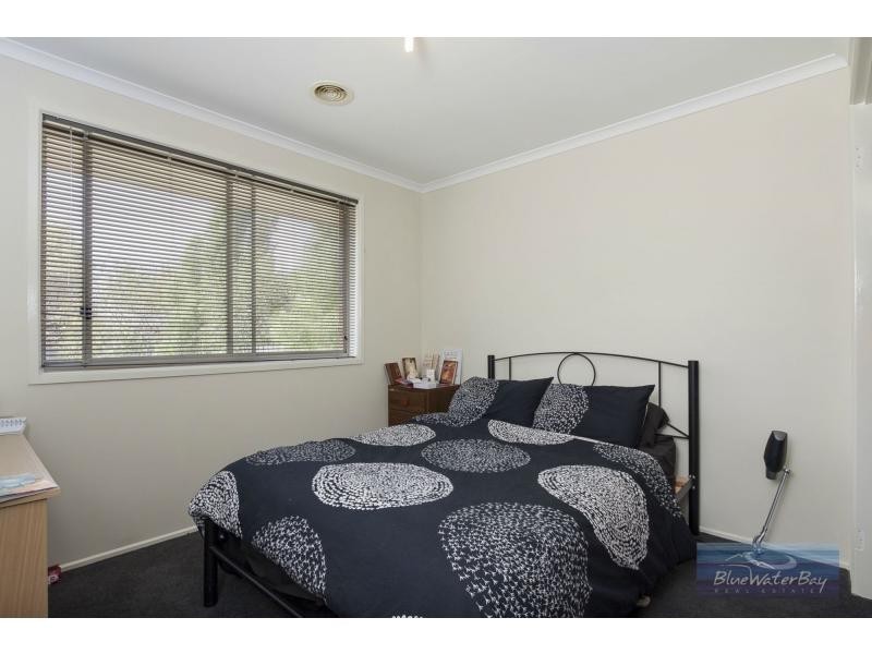 8 Waltham Drive, Mornington VIC 3931