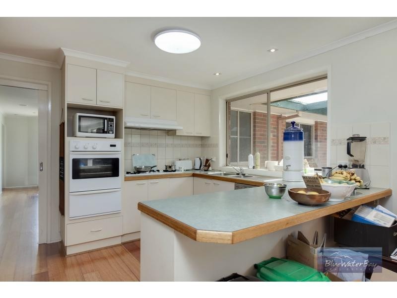 8 Waltham Drive, Mornington VIC 3931