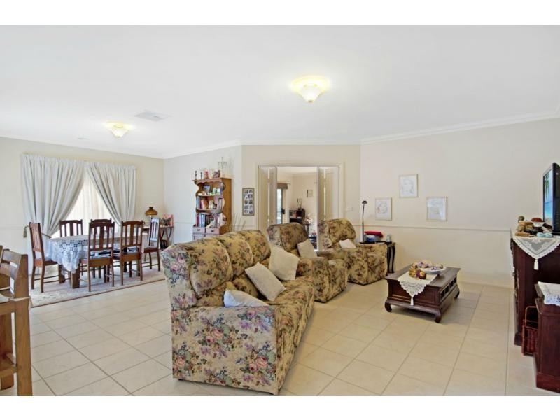 8 Valerie Close, Mount Martha VIC 3934