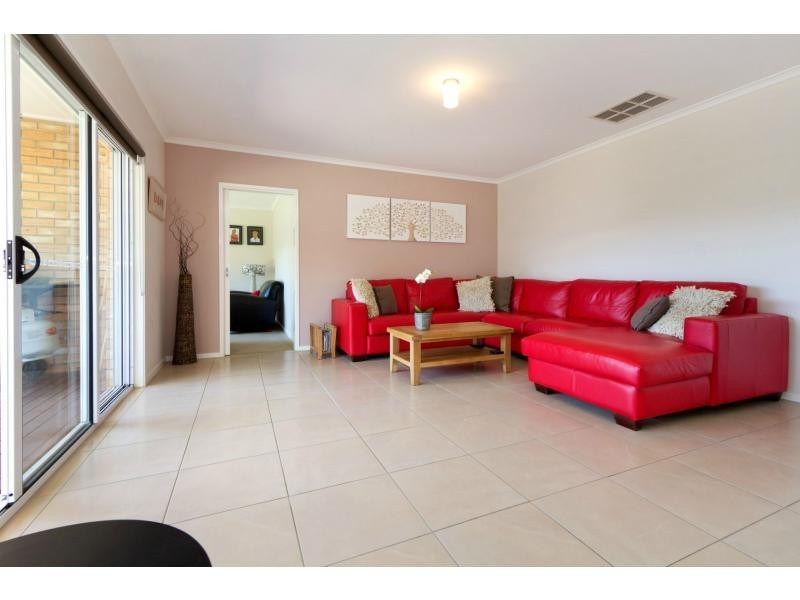 44 Elspeth Circuit, Mornington VIC 3931