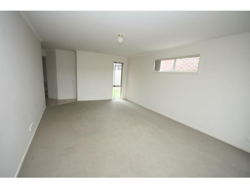 7 Age Place, Pakenham VIC 3810
