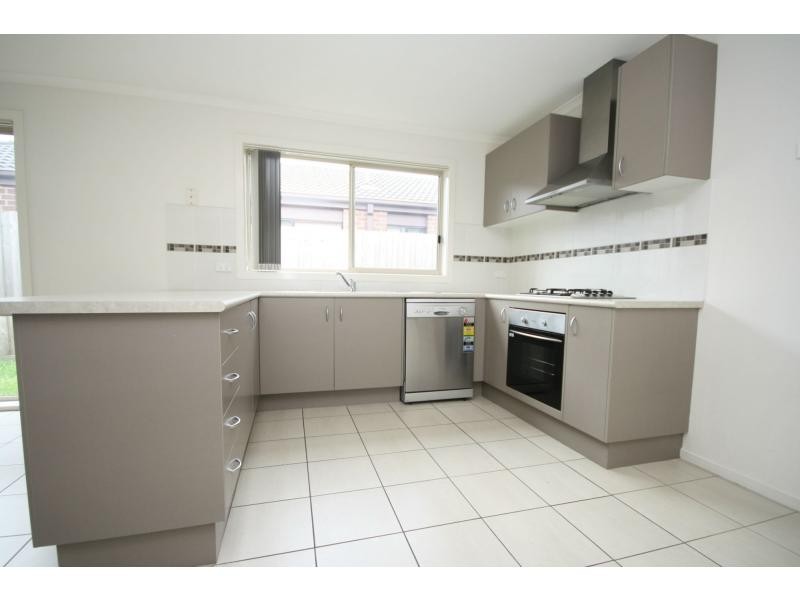 7 Age Place, Pakenham VIC 3810