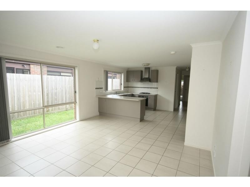 7 Age Place, Pakenham VIC 3810