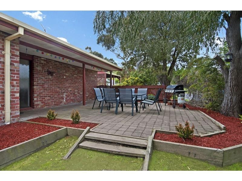 4 Omuna Court, Safety Beach VIC 3936