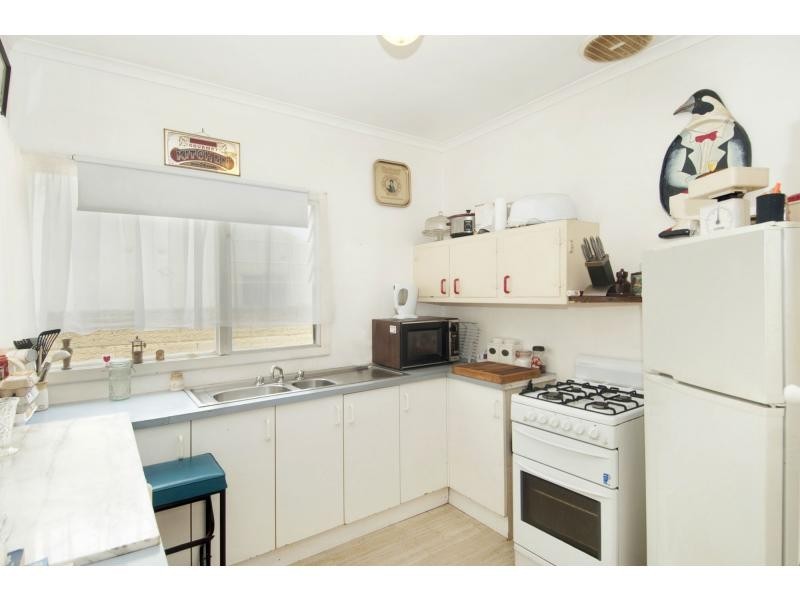 10 Moorfield Avenue, Rosebud VIC 3939