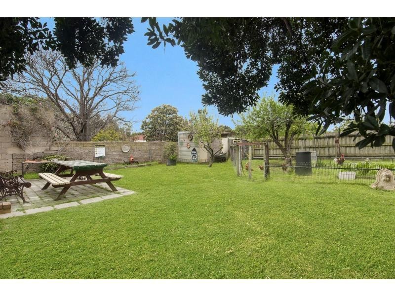 10 Moorfield Avenue, Rosebud VIC 3939