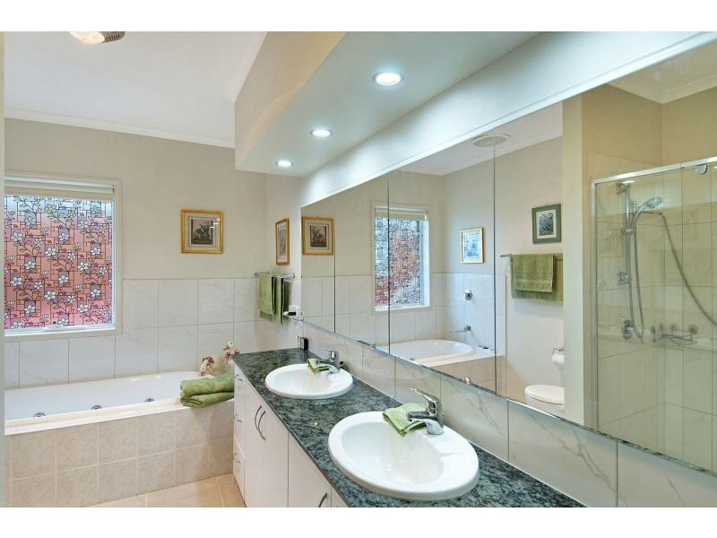 17 Port Phillip Drive, Mornington VIC 3931