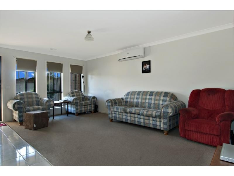 8 Lewin Street, Carrum Downs VIC 3201