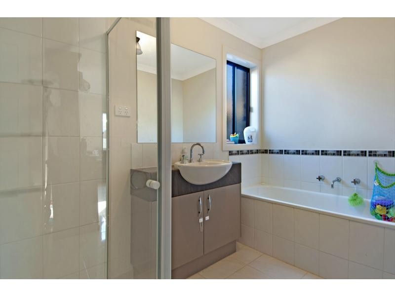 8 Lewin Street, Carrum Downs VIC 3201