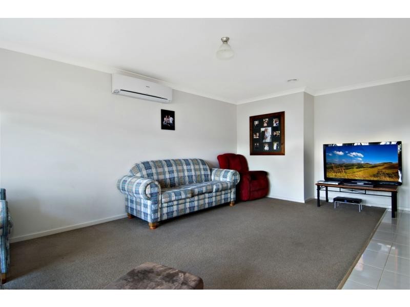 8 Lewin Street, Carrum Downs VIC 3201