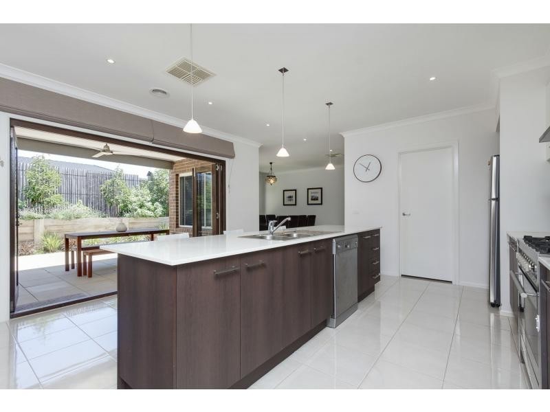 11 Elspeth Circuit, Mount Martha VIC 3934