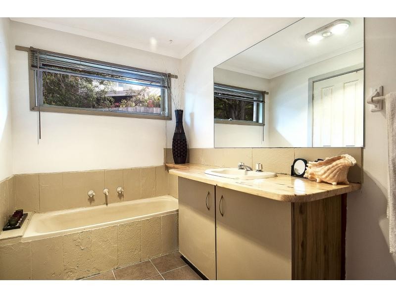 4 Omuna Court, Safety Beach VIC 3936