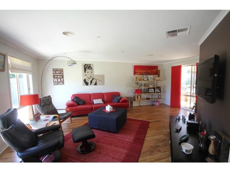 8 Beal Place, Mornington VIC 3931