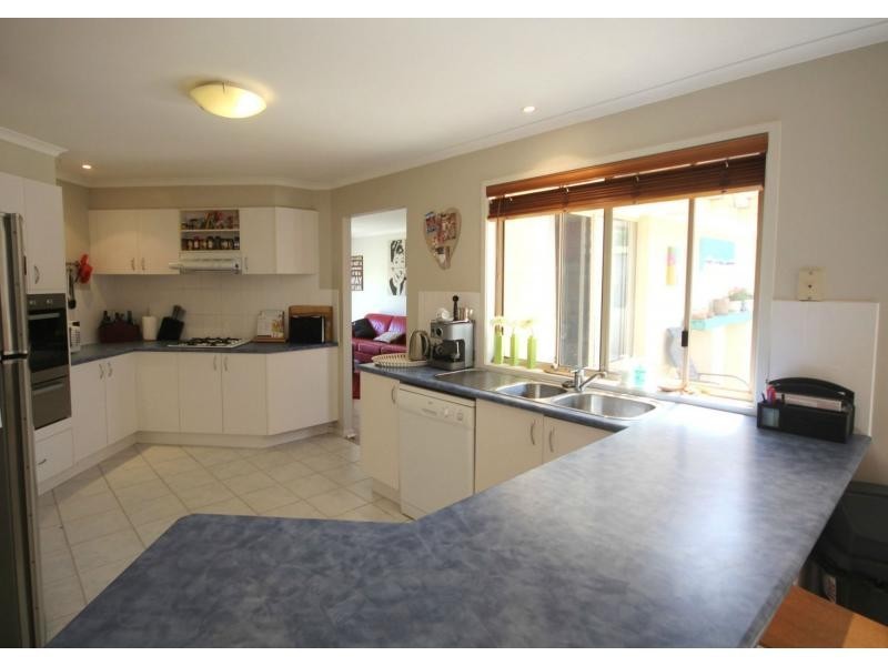 8 Beal Place, Mornington VIC 3931