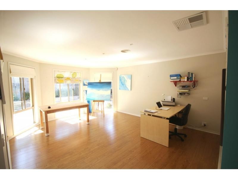 8 Beal Place, Mornington VIC 3931