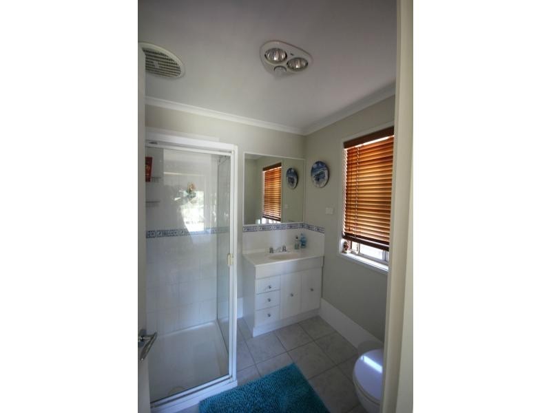 8 Beal Place, Mornington VIC 3931