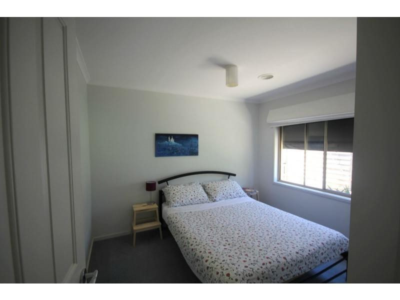 8 Beal Place, Mornington VIC 3931