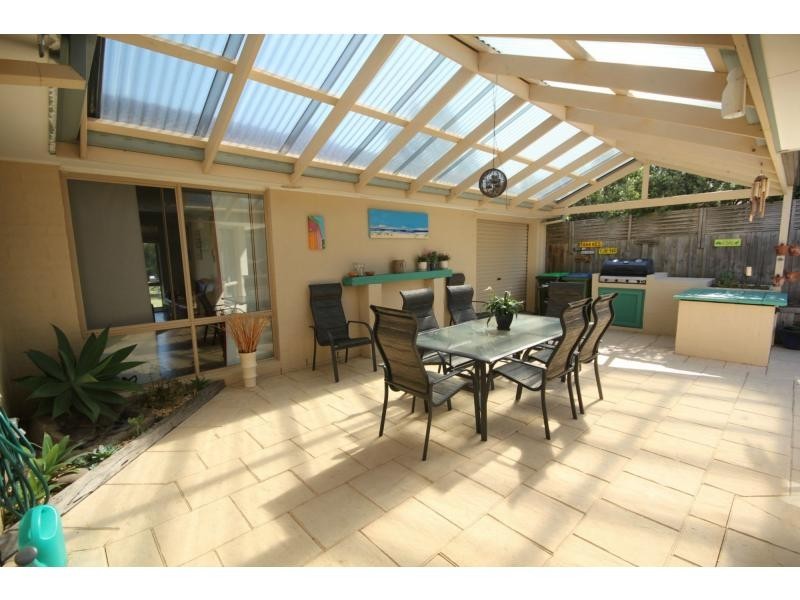 8 Beal Place, Mornington VIC 3931