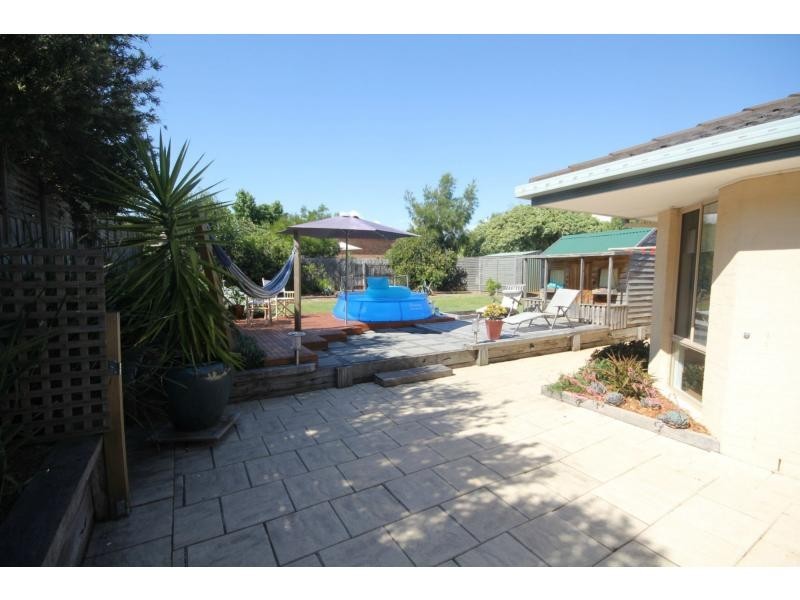 8 Beal Place, Mornington VIC 3931