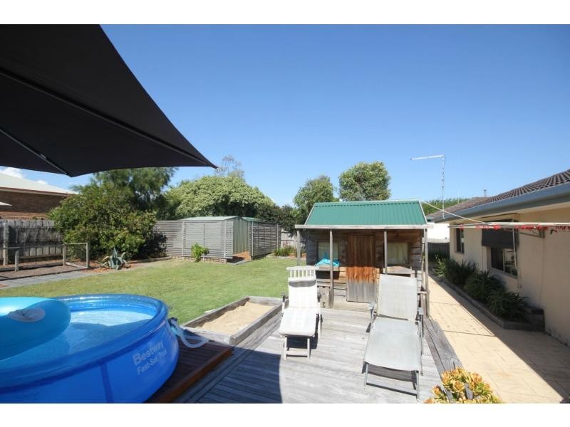 8 Beal Place, Mornington VIC 3931