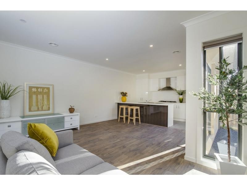 8/10 Maxwell Street, Mornington VIC 3931