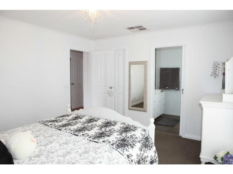 28 Layton Crescent, Mount Martha VIC 3934