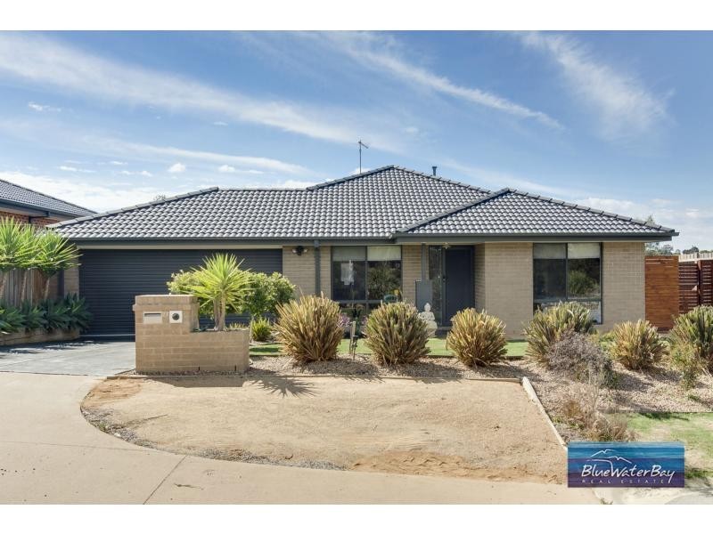 27 Elspeth Circuit, Mount Martha VIC 3934